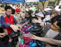 롯데마트, 녹색소비자연대와 나눔이 그린 바자회 진행