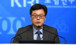 [제10회 국제보험산업심포지엄] 이태석 한국개발연구원 연구위원 공적연금 재정안정성 사적연금 통해 보완을