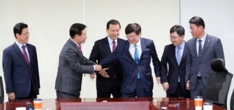 이재명 대통령, 국민 통합 강조하며 보수 성향 논객과 오찬