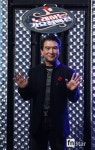 [포토] 김장수, ‘전설의 손인사’