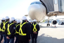 에어부산, 지역 항공전문 인력 양성...동원과기대 정비 실습 지원