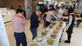 고속도로 휴게소 또다른 진화..음식에다 문화 입히기