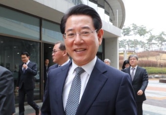 김영록 전남지사 출마에 민주-민평당 호남전쟁 초읽기 ?