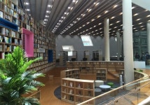 분뇨처리장 위에 세워진 국내 최대 울산도서관