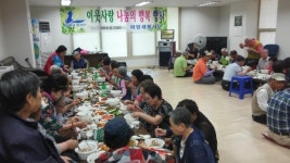 구리시 파랑새봉사단 갈매경로당 나눔온정 전달