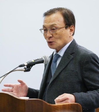 김부겸, 당대표 불출마선언...관심은 '이해찬'으로