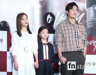 [포토] 한지민-김시아-이희준, ‘사랑이 피어나는 가족’