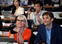 [평화, 새로운 여정]韓 자본의 평양 이동 시발점될 수도 재계 동행 주목한 외신들