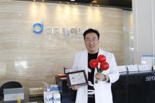 신준혁 디지털아트치과 대표원장, 나눔리더 치과원장 1호