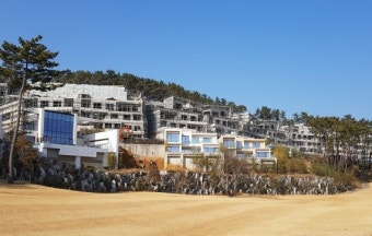 해운대비치CC 리조트 전경과 골프 코스 조망