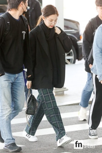 [포토] 블랙핑크 제니, ‘뉴욕에서 입국 당일 싱가포르로 출국’