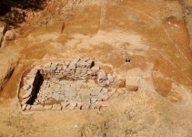 아이 무덤서 나온 토제방울...가야국 건국신화 최초 발견