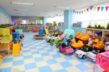 엄마~ 친구들이랑 장난감도서관에서 놀다 올게요