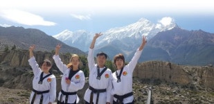 [감동시리즈] 태권도 봉사단 서번트미션팀  해마다 네팔서 봉사로 기쁨 나눠