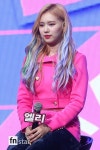 [포토] 위키미키 엘리, ‘인형같은 쓰리톤헤어’