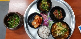〔한국의 진짜 속살, 전통시장을 찾아서〕 젊음과 전통이 공존하는 현풍백년도깨비시장 묘한 매력있네