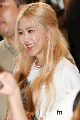 [포토] 블랙핑크 로제, ‘폭염도 녹이는 미소’