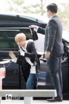 [포토] 강다니엘, ‘하차 순간부터 팬서비스’