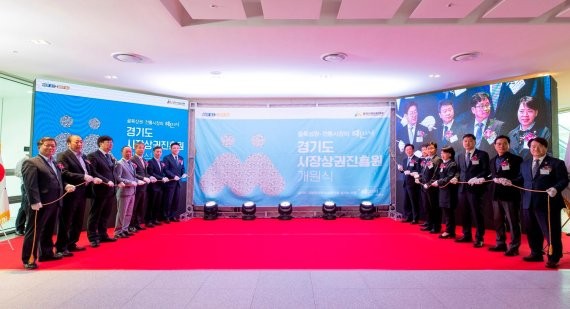 이재명, 골목상권 지원에 소비쿠폰 중심 민생경제 살리기 정책 강조