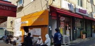 새벽부터 왔어요 돈가스집 인기 여전한 포방터시장 가보니..