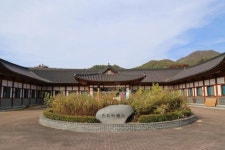 호수에 비친 또 하나의 가을, 지금 만나러 갑니다[Weekend 레저]