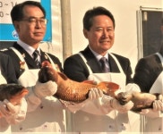 [포토뉴스] 홍천 겨울축제에는 송어가  최고죠!