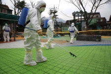 서울시, 코로나 방역에 군 장비 투입..제독차 12대·병력 411명