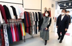 박양우 장관, 관광기금 융자지원 대상으로 한복업계 편입 논의