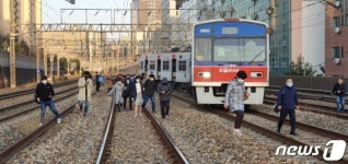 서울 지하철 1호선 탈선사고로 운행중단...출근길 시민 불편