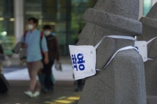 [fn포토] “제주도에서는 돌하르방도 마스크를 쓴다”