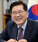 유덕열 동대문구청장 민·관 협력 보듬누리사업으로 복지사각지대 최소화 [인터뷰]