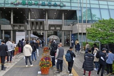 코로나 재확산 속 장사진 이루는 용산구보건소