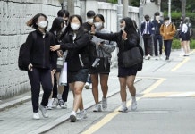 고3 등교 시작 반갑다 친구야