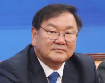 민주 