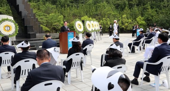 이재명 대통령, 제70주년 현충일 추념식 참석하며 순국선열과 호국영령 추모 강조