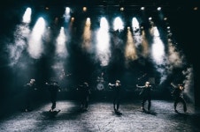 신유청 그을린 사랑, 김재덕 다크니스 품바 9월에 본다