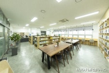 카페-공부방-힐링, 의왕시 청계숲고운도서관