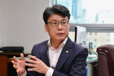 진성준, 코로나19 종식까지 한시적 ‘건물 임대료 동결’해야