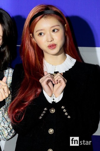 [포토] 오마이걸 유아, ‘빨강머리 인형’