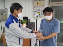 도공 화서주유소(상주방향), 화물차 고객에 생수선물 이벤트