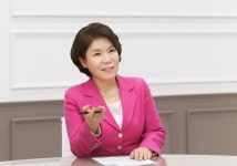 조은희,시장되면 주택 65만호 공급할터… 박영선, 의원시절 구로를 위해 뭐했나