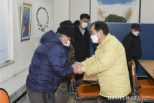 박윤국 포천시장 설맞이 현장근무자 위문 ‘격려’