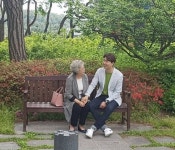 친형 횡령 공방에도..박수홍은 미담만 쏟아져 보육원 20년 기부