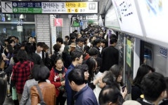 사회 초년생 선호한 지하철역은 신림>서울대입구>수유>강남
