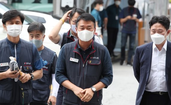 민주노총 양경수 위원장, 경찰 조사 출석…불법 집회 혐의