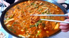 [조용철의 놀면 뭐먹니?] 고단한 광부들의 삶이 녹아 있는 태백닭갈비