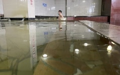 목욕장 내 마스크 착용, 이용객은 권고..당국 처벌은 없어