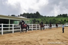 한국마사회·서귀포산업과학고, 코로나19 뚫고 “말 달리자”
