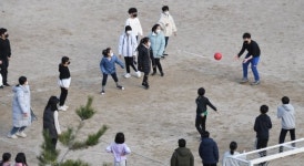 전국 초·중·고등학교 전면 등교 시작