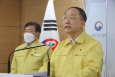 초과세수 활용이라지만…문 정부 10번째 추경